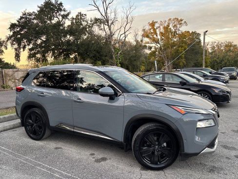 Used 2023 Nissan Rogue Platinum image 6