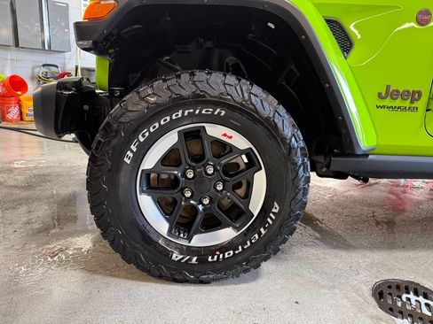 Certified 2021 Jeep Wrangler Unlimited Rubicon w/ Cold Weather Group AWD/4WD image 33