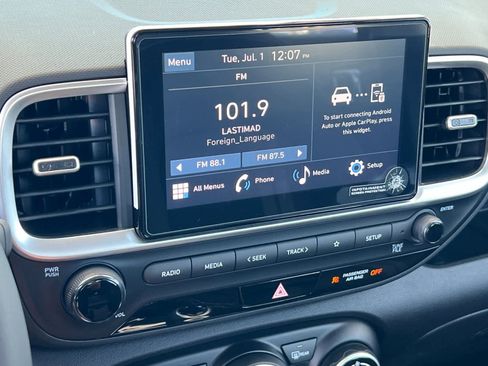 New 2025 Hyundai Venue SEL image 18