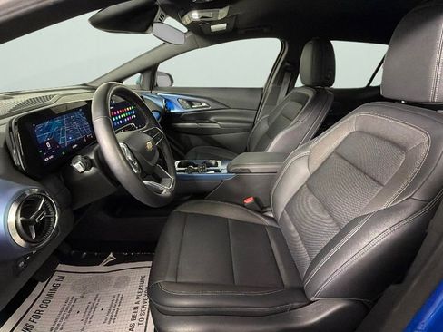 Used 2025 Chevrolet Equinox EV LT w/ Convenience Package FWD image 17