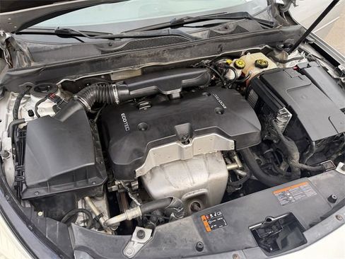 Used 2015 Chevrolet Malibu LT image 22