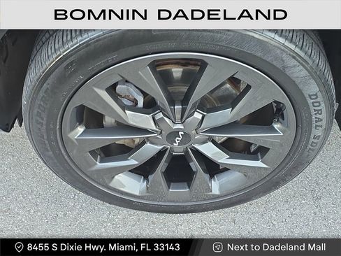 Used 2022 Kia Sorento SX Prestige w/ Rust Color Package image 7