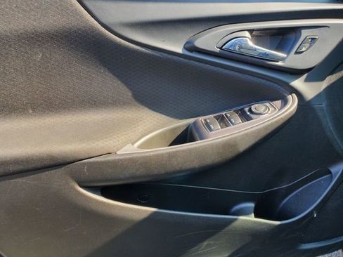 Used 2022 Chevrolet Malibu LT image 9