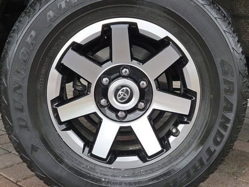 Used 2020 Toyota 4Runner TRD Off-Road image 27