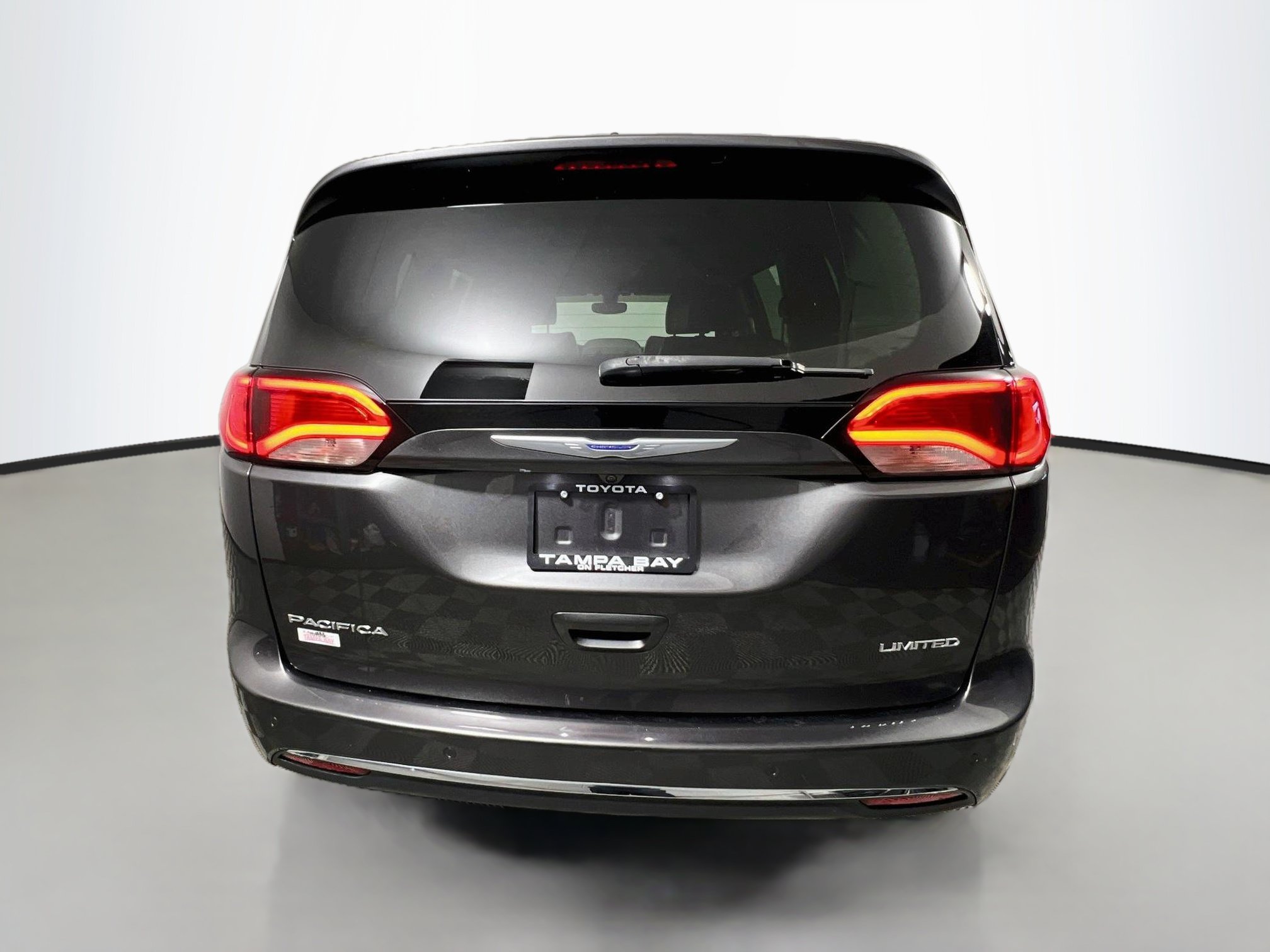 Used 2020 Chrysler Pacifica Limited FWD image 6