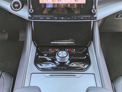 New 2025 Jeep Wagoneer Base w/ Convenience Group I image 19