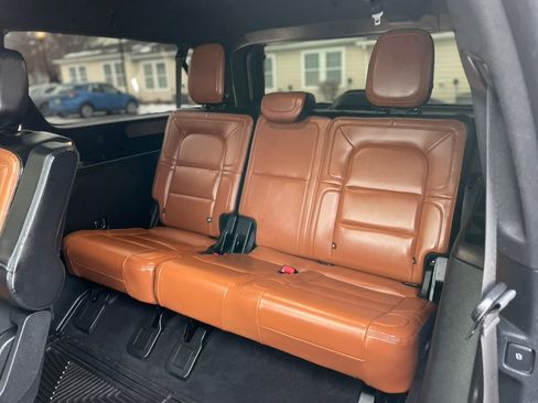 Used 2021 Lincoln Navigator L Reserve w/ Luxury Package image 40