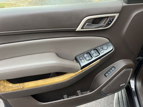 Used 2017 GMC Yukon XL Denali w/ Open Road Package image 9