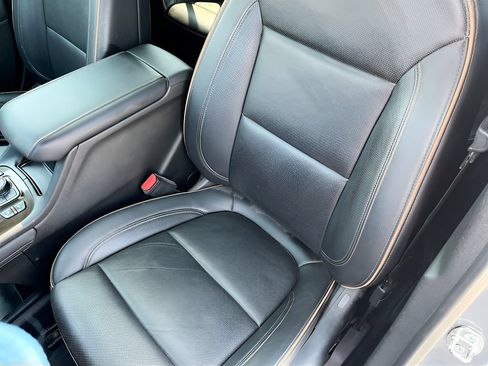 Used 2023 GMC Acadia AT4 w/ Technology Package AWD/4WD image 22