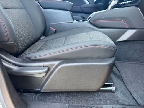 Used 2023 Chevrolet Colorado Z71 w/ Z71 Convenience Package 2 image 17