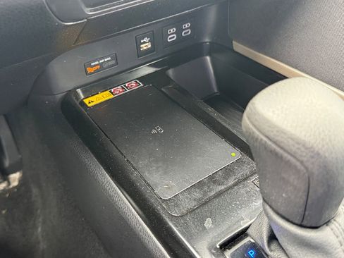 Used 2025 Toyota Camry LE FWD image 32