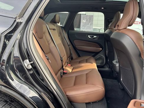 Certified 2024 Volvo XC60 B5 Plus w/ Protection Package Premier AWD/4WD image 25