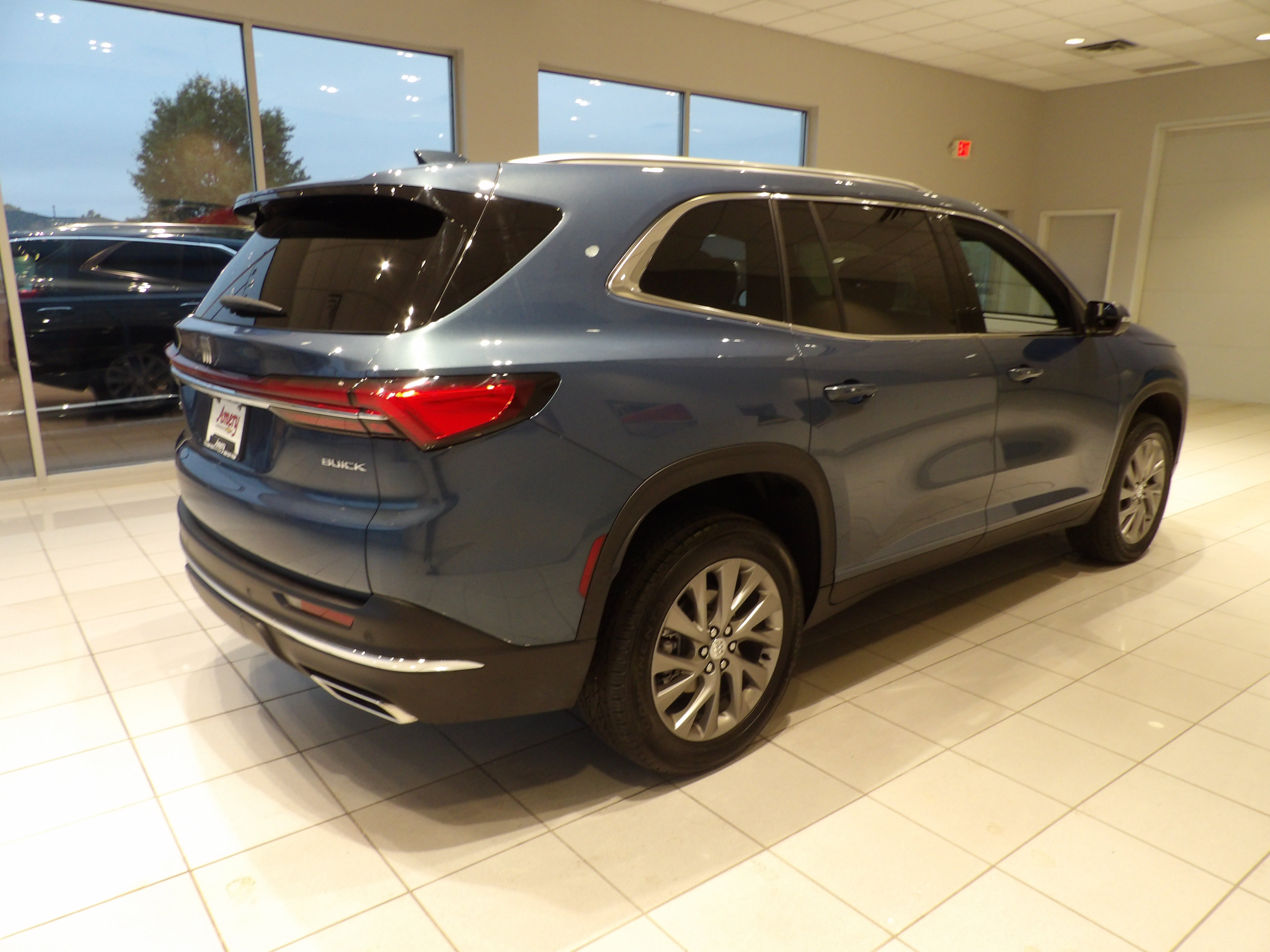 Used 2026 Buick Enclave Preferred AWD/4WD image 4