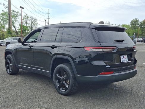 Used 2023 Jeep Grand Cherokee L Laredo AWD/4WD image 5