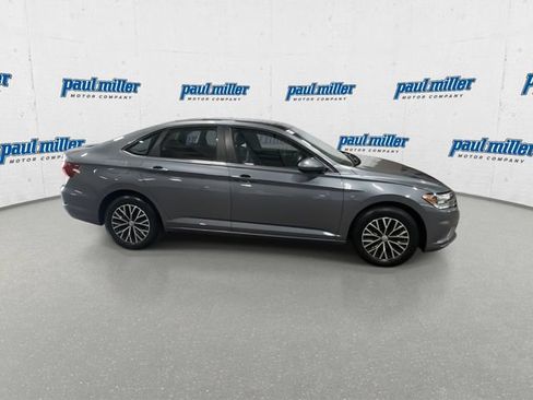 Used 2019 Volkswagen Jetta SE FWD image 12