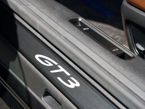 Used 2025 Porsche 911 GT3 RWD image 24