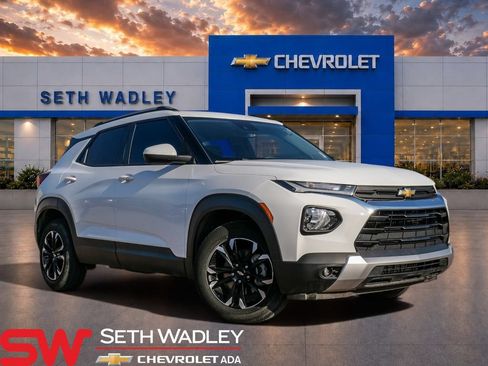 Used 2022 Chevrolet TrailBlazer LT w/ Convenience Package FWD image 1