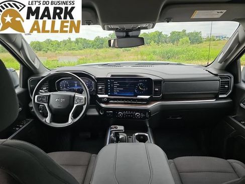 Used 2024 Chevrolet Silverado 1500 RST AWD/4WD image 19