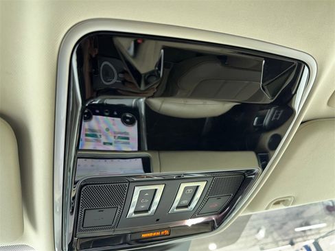 Used 2022 Land Rover Range Rover Sport HSE Silver Edition image 38