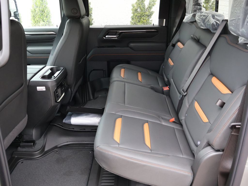 New 2026 GMC Sierra 2500 AT4 w/ AT4 Premium Plus Package AWD/4WD image 8