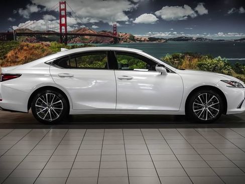 Used 2025 Lexus ES 350 w/ Premium Package FWD image 5