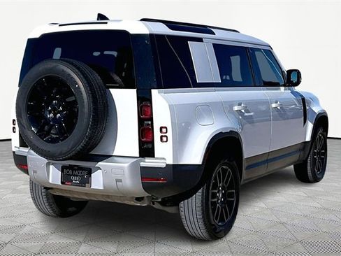 Used 2025 Land Rover Defender 110 S image 2
