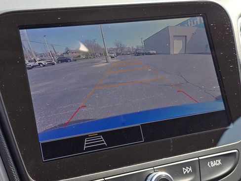 Used 2023 Chevrolet Malibu LT image 3