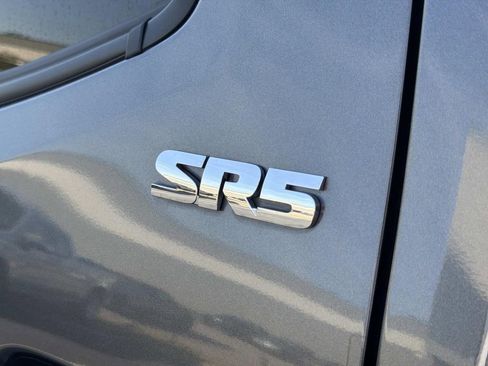 Used 2020 Toyota Tacoma SR5 AWD/4WD image 14