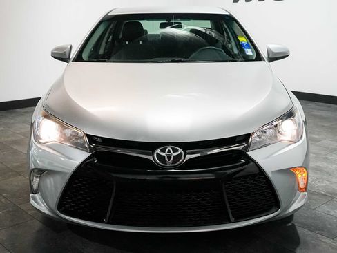 Used 2017 Toyota Camry SE FWD image 8