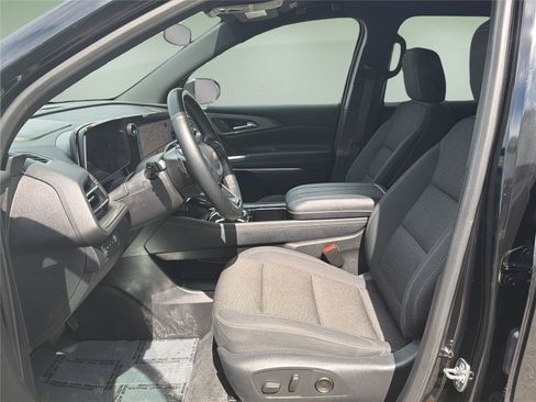 Used 2025 Chevrolet Traverse LT AWD/4WD image 29