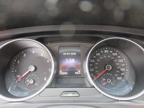 Used 2018 Volkswagen Tiguan SEL image 15