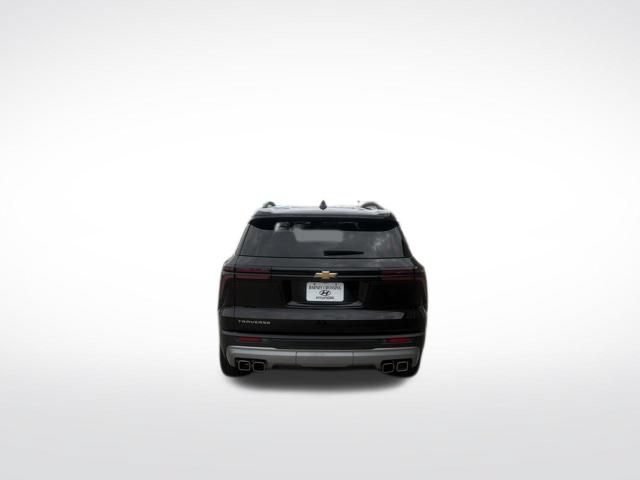 Used 2025 Chevrolet Traverse LT FWD image 4