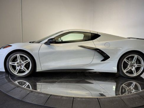 Used 2024 Chevrolet Corvette Stingray Premium Cpe w/ Z51 Performance Package RWD image 24