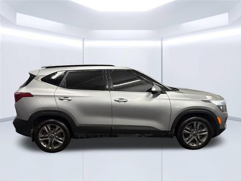 Used 2023 Kia Seltos S AWD/4WD image 6