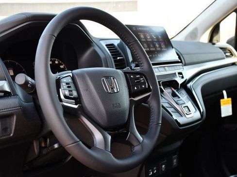 New 2026 Honda Odyssey Touring image 11