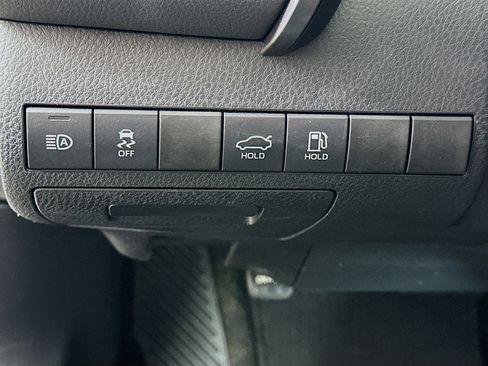 Used 2022 Toyota Camry SE image 17