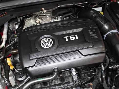 Used 2019 Volkswagen Golf 4-Door image 46