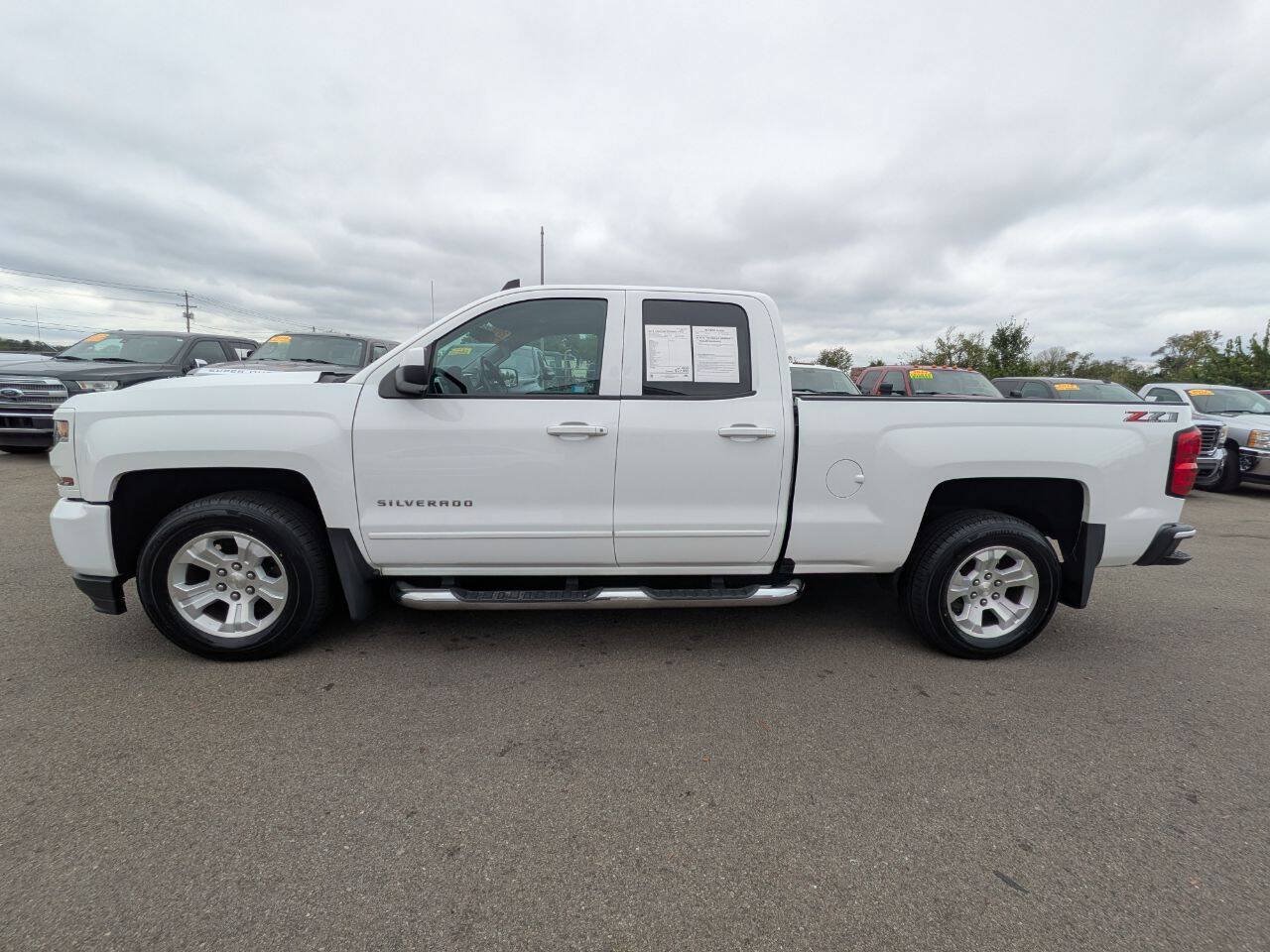 Used 2018 Chevrolet Silverado 1500 LT w/ All Star Edition AWD/4WD image 3