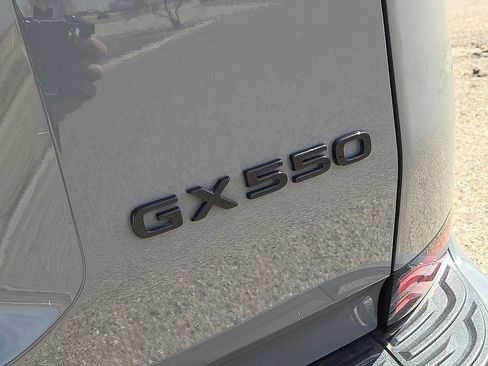 Used 2024 Lexus GX 550 w/ Accessory Package (Z1) AWD/4WD image 13