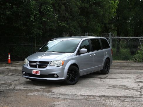 Used 2020 Dodge Grand Caravan GT image 1