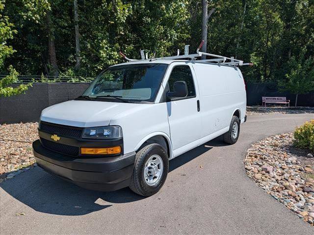 Used 2021 Chevrolet Express 3500 w/ Driver Convenience Package RWD image 1