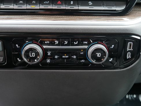 Certified 2026 Chevrolet Silverado 1500 RST AWD/4WD image 23