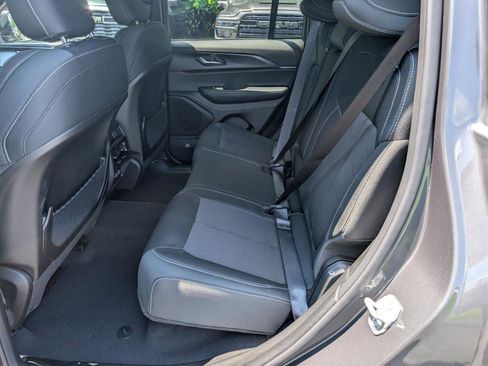 New 2025 Jeep Grand Cherokee Laredo X w/ Luxury Tech Group I image 12