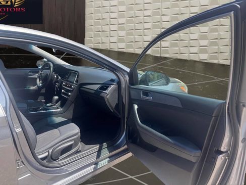 Used 2019 Hyundai Sonata SE FWD image 12