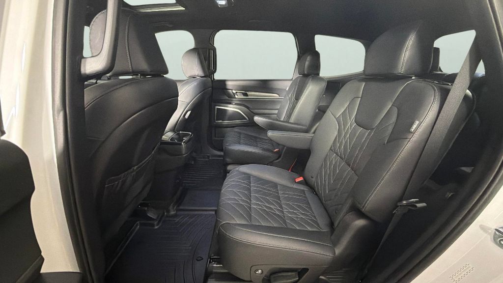 Used 2024 Kia Telluride EX X-Line AWD/4WD image 27