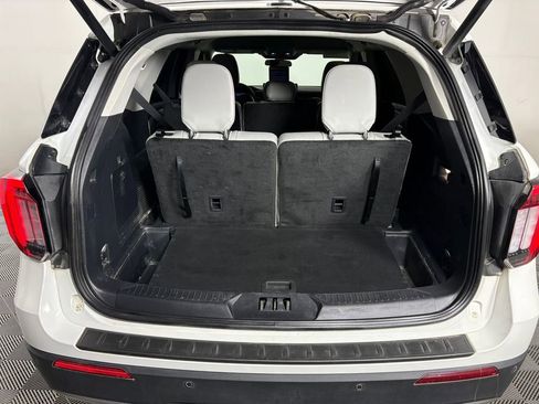 Certified 2025 Ford Explorer Active w/ Active Comfort Package AWD/4WD image 28