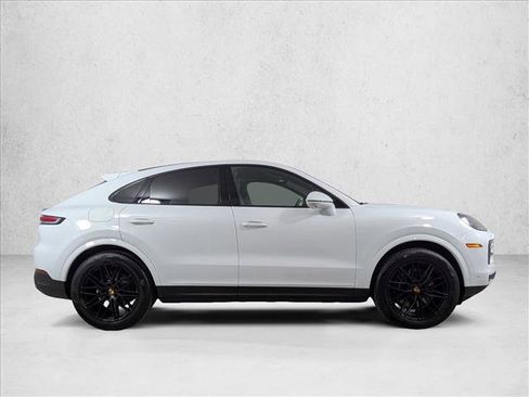 Used 2025 Porsche Cayenne Coupe image 8