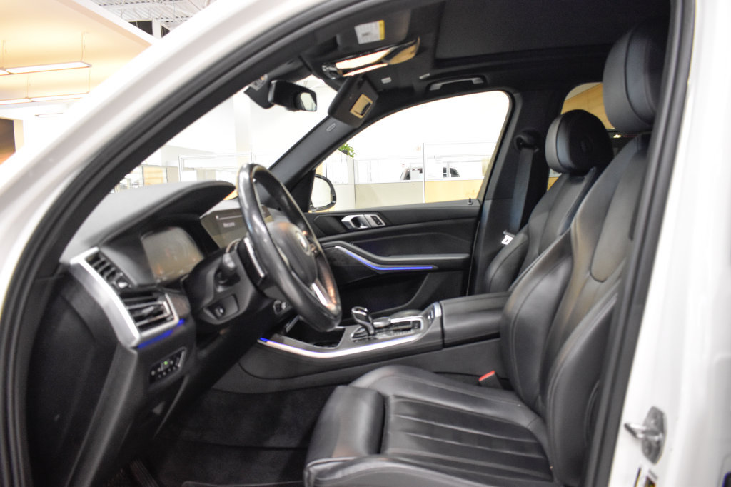 Used 2020 BMW X5 xDrive40i w/ Convenience Package AWD/4WD image 3