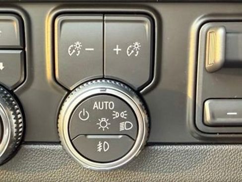 Used 2024 GMC Yukon XL Denali Ultimate image 44