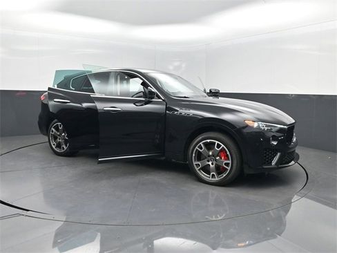 Used 2022 Maserati Levante Modena image 41